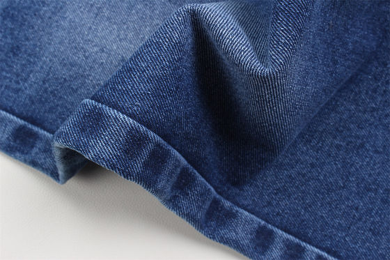 Buen precio 10 oz Super Blue Denim Tejido rígido 100% de algodón para el estilo de los vaqueros Amigo del chico estilo suave de las manos de las mujeres de los vaqueros de verano en venta en línea